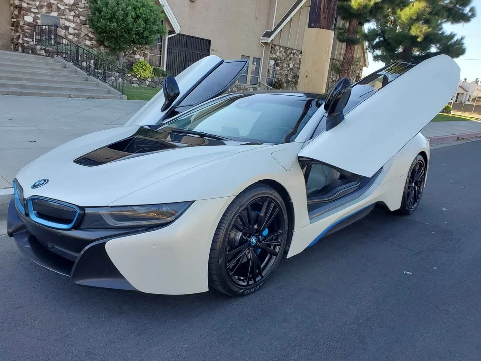 2016 BMW i8 - Image 2 of 18