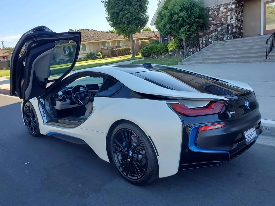 2016 BMW i8 - Image 4 of 18