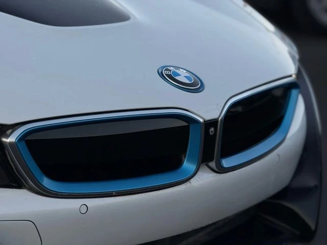 2016 BMW i8 - Image 4 of 12