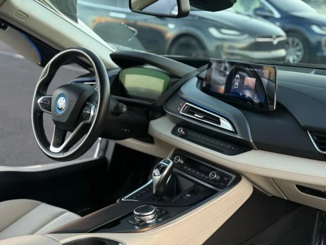2016 BMW i8 - Image 18 of 21