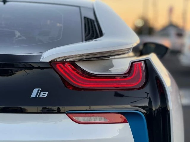 2016 BMW i8 - Image 9 of 21