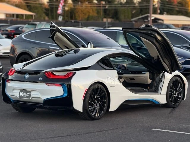 2016 BMW i8 - Image 12 of 21
