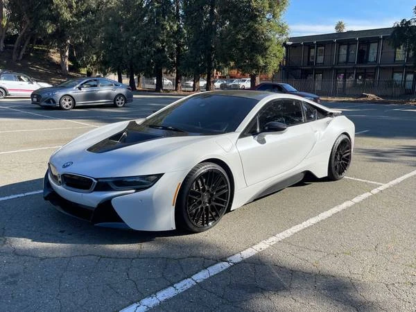 2016 BMW i8 - Image 9 of 10