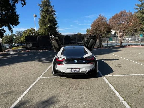2016 BMW i8 - Image 2 of 10