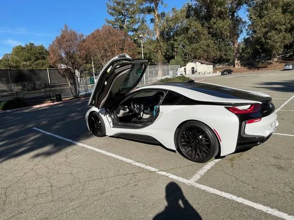2016 BMW i8 - Image 3 of 10