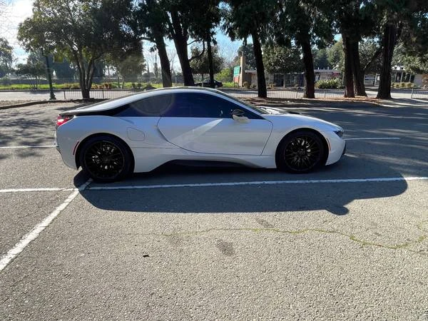 2016 BMW i8 - Image 6 of 10