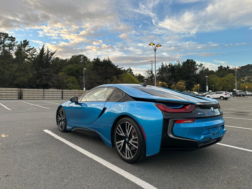 2016 BMW i8 - Image 12 of 31