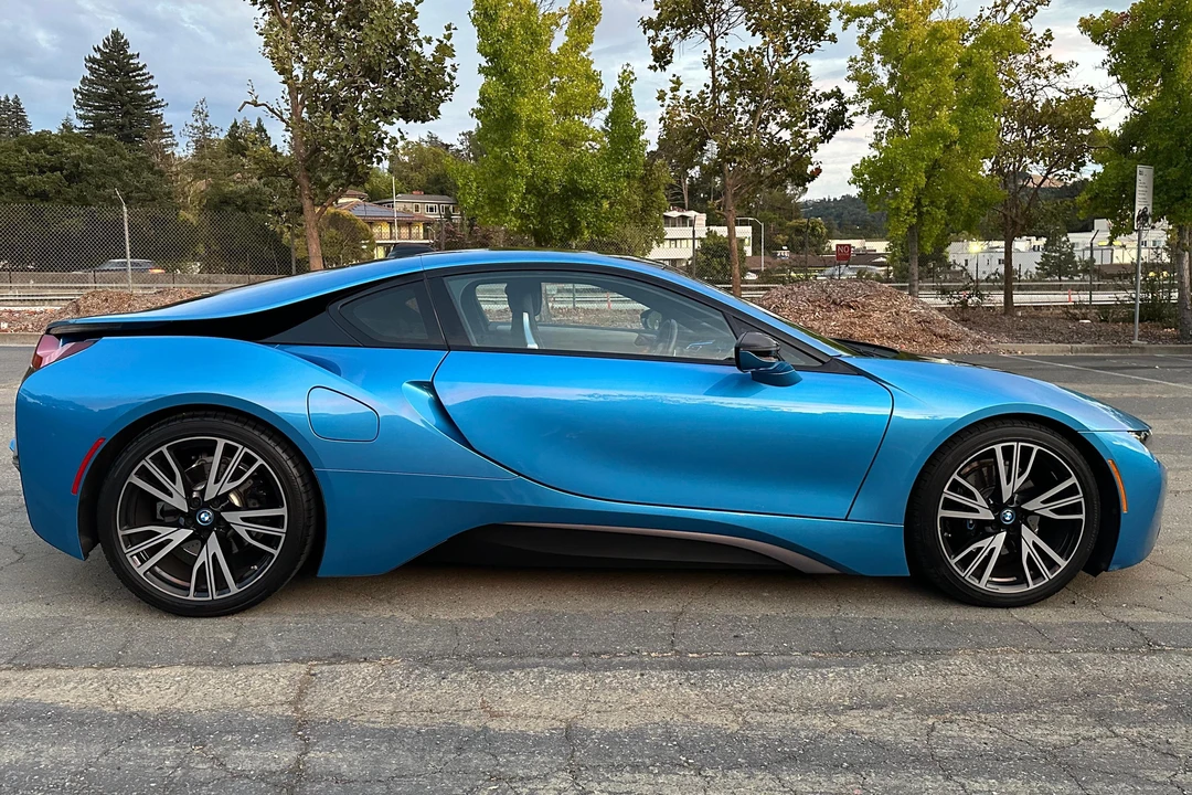 2016 BMW i8 - Image 16 of 31