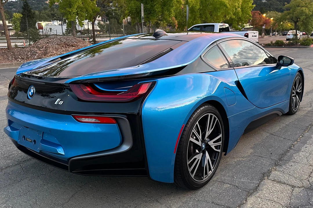 2016 BMW i8 - Image 4 of 31