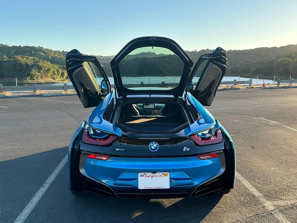 2016 BMW i8 - Image 20 of 31