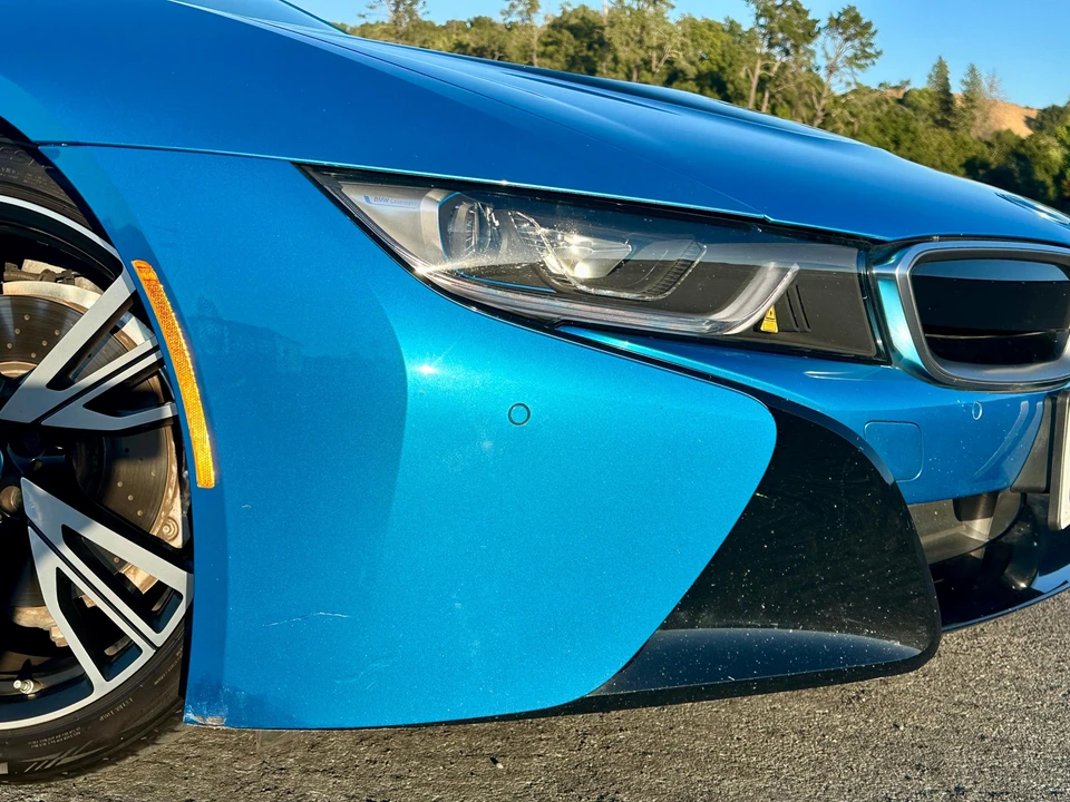 2016 BMW i8 - Image 24 of 31