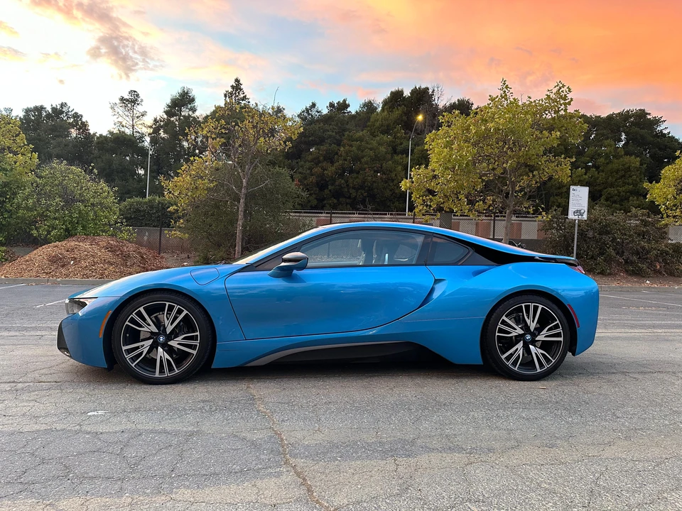 2016 BMW i8 - Image 11 of 31