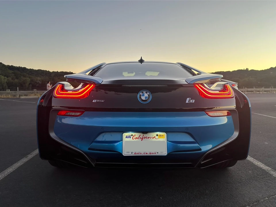 2016 BMW i8 - Image 15 of 31