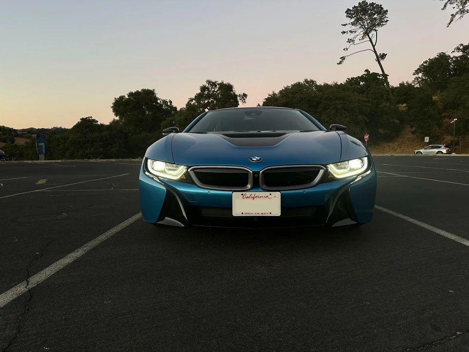 2016 BMW i8 - Image 9 of 31