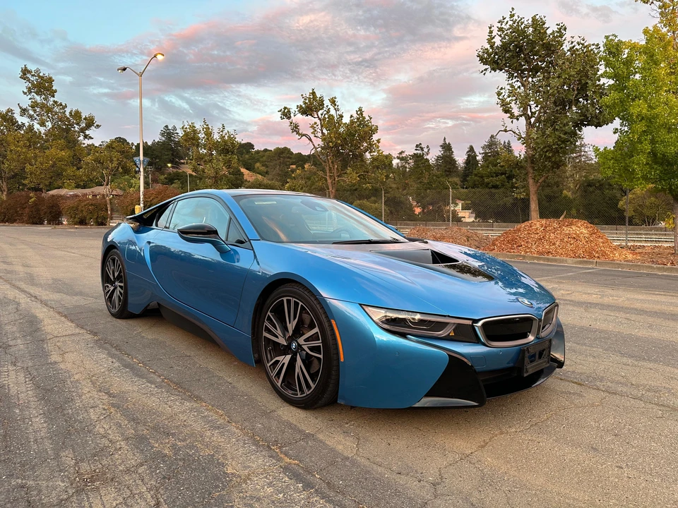 2016 BMW i8 - Image 17 of 31