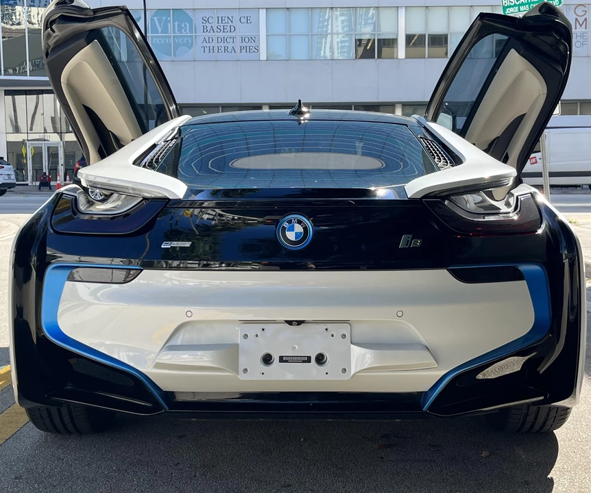 2016 BMW i8 - Image 18 of 26