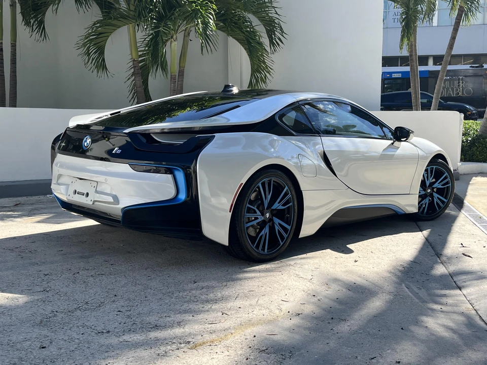 2016 BMW i8 - Image 12 of 26