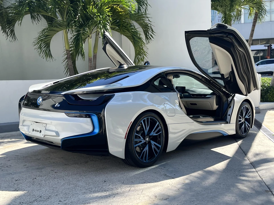 2016 BMW i8 - Image 19 of 26