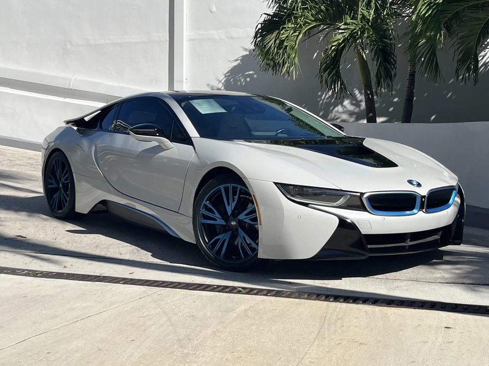 2016 BMW i8 - Image 15 of 26