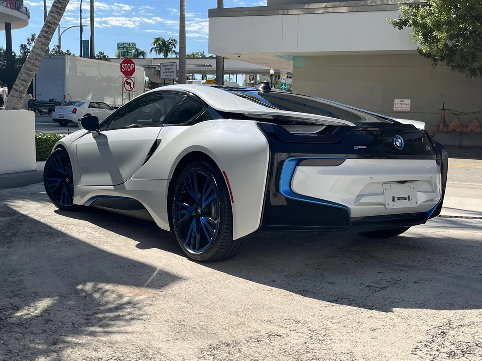2016 BMW i8 - Image 10 of 26