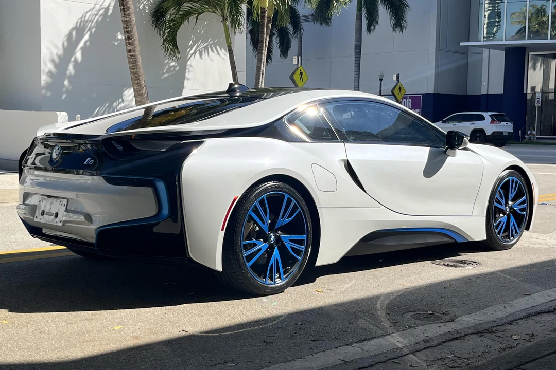 2016 BMW i8 - Image 3 of 26