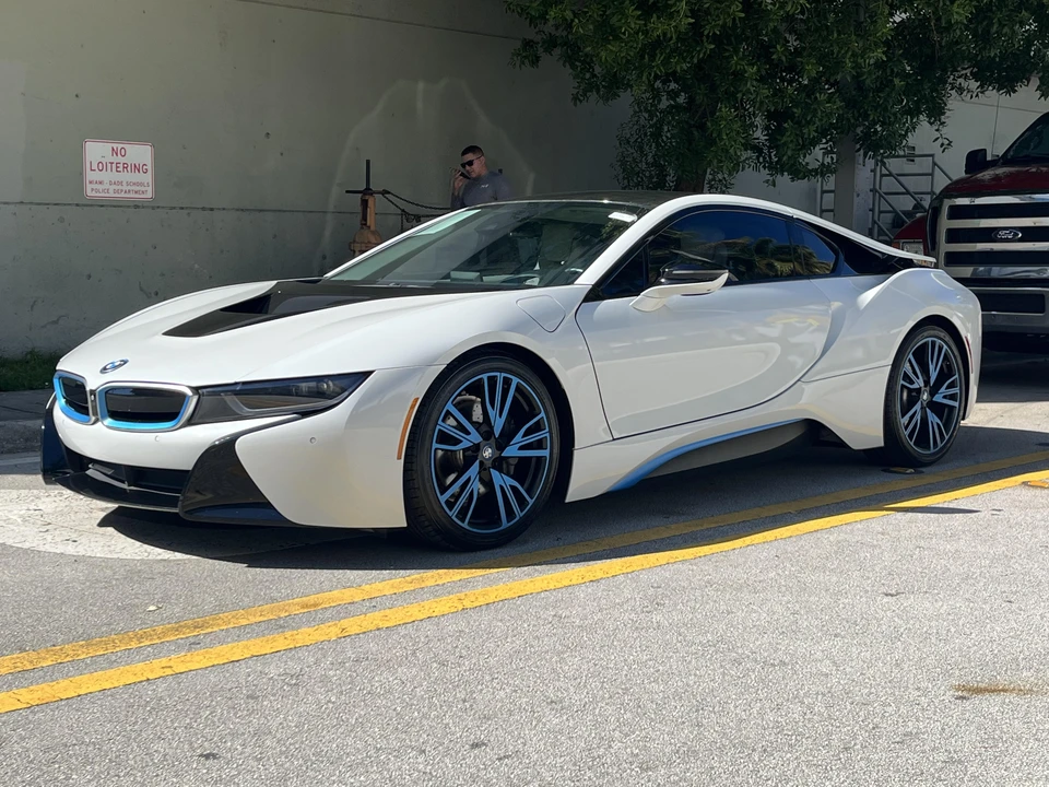 2016 BMW i8 - Image 7 of 26