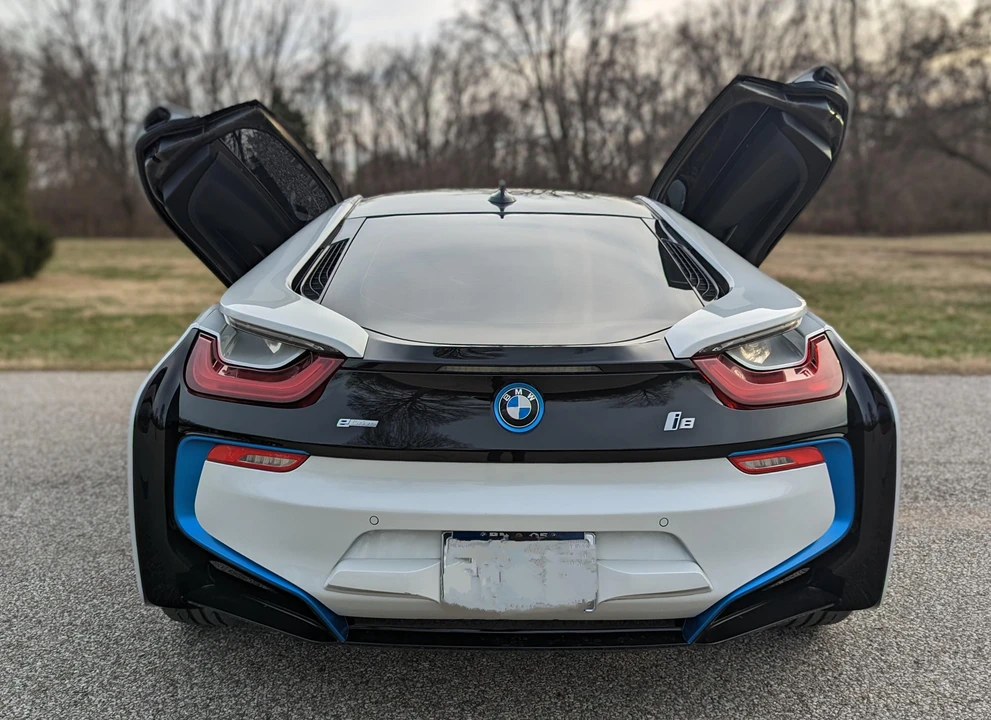 2016 BMW i8 - Image 11 of 31