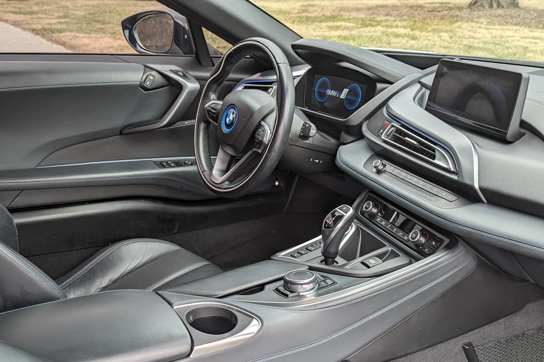 2016 BMW i8 - Image 30 of 31