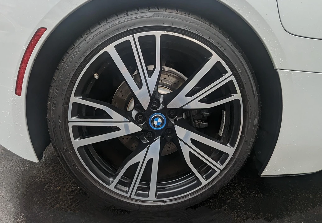 2016 BMW i8 - Image 22 of 31