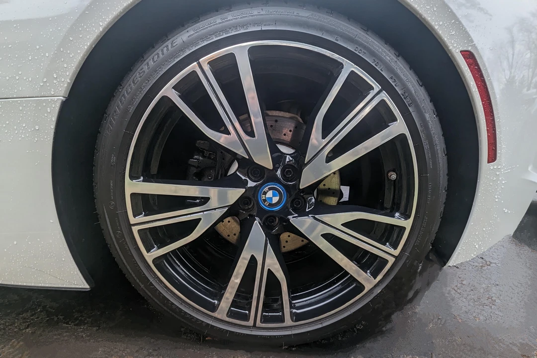 2016 BMW i8 - Image 21 of 31