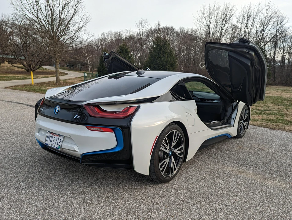 2016 BMW i8 - Image 12 of 31