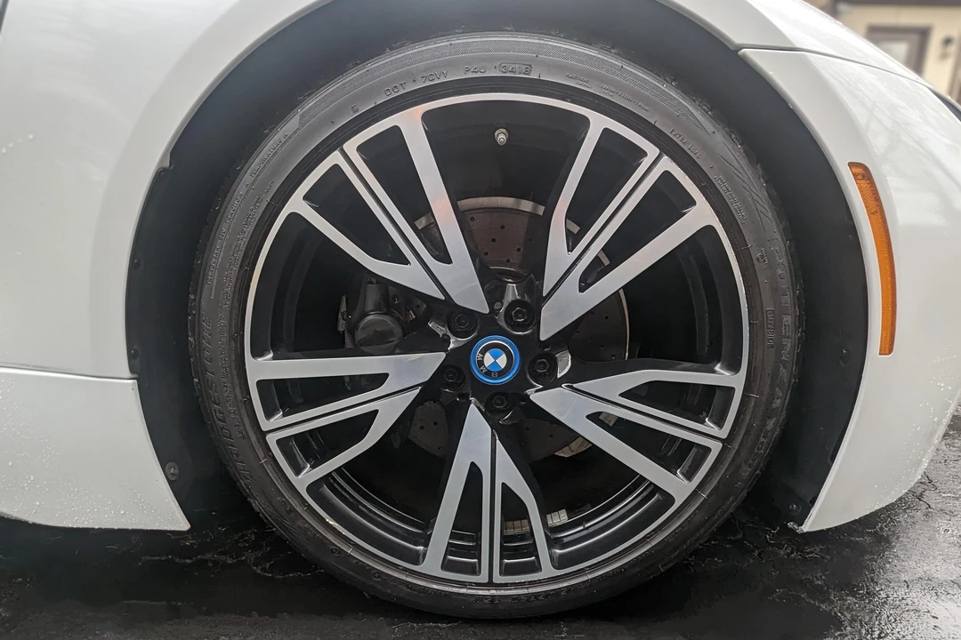 2016 BMW i8 - Image 23 of 31