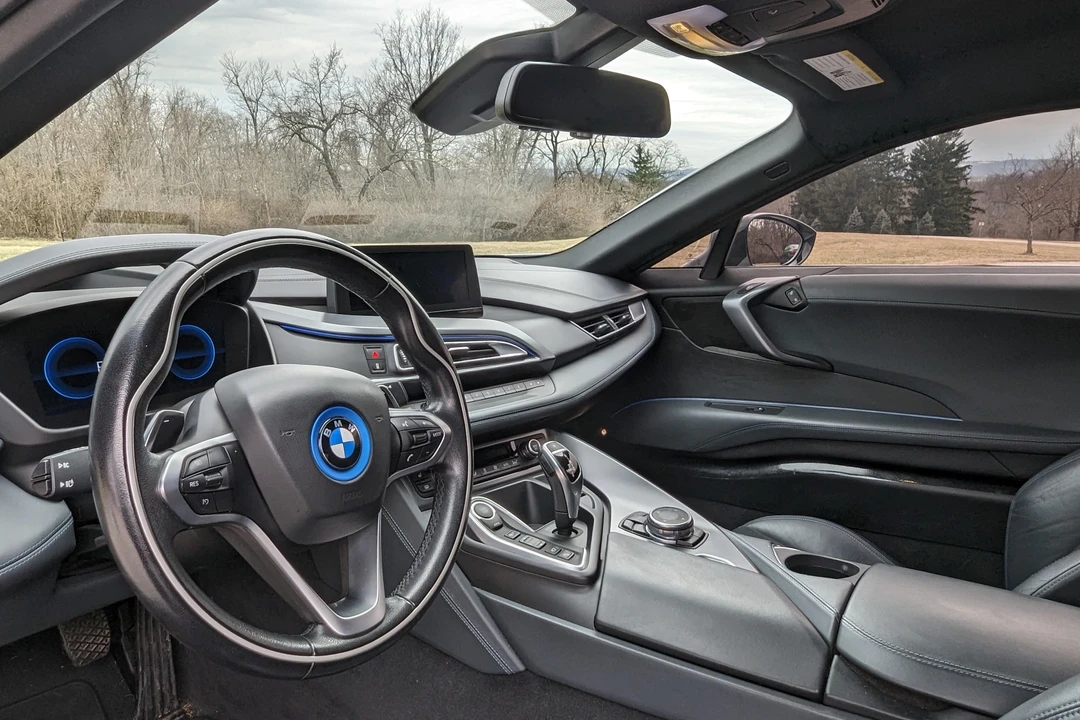 2016 BMW i8 - Image 29 of 31