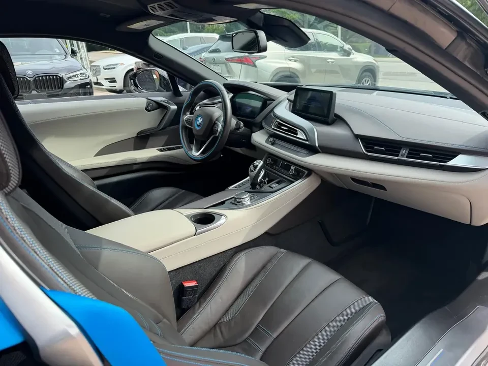 2016 BMW i8 - Image 17 of 20