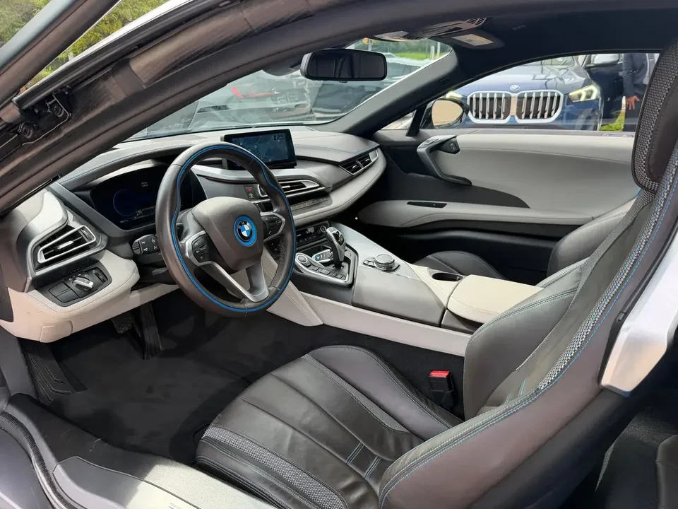 2016 BMW i8 - Image 9 of 20
