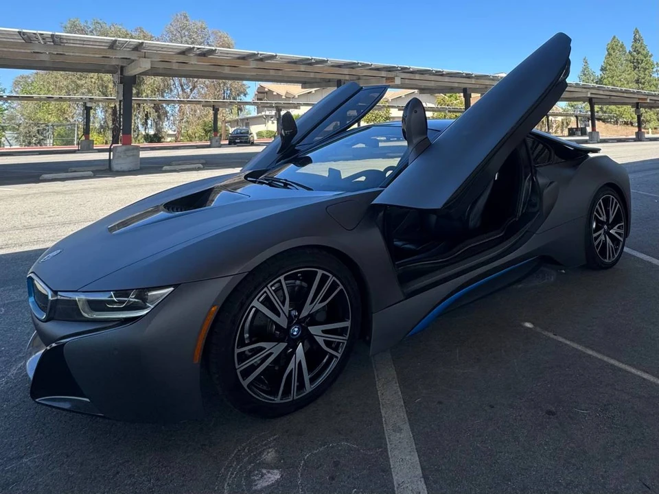 2016 BMW i8 - Image 7 of 10