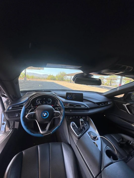 2016 BMW i8 - Image 8 of 10