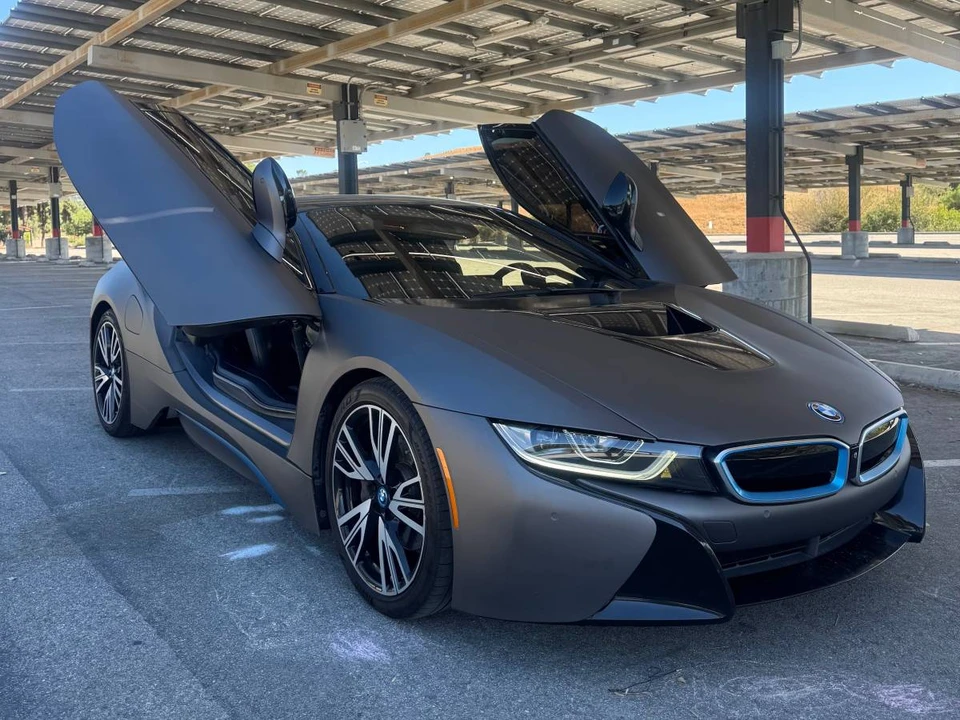 2016 BMW i8 - Image 6 of 10