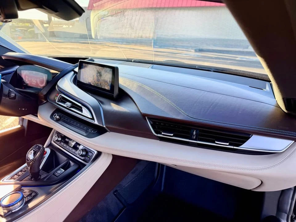 2016 BMW i8 - Image 17 of 20