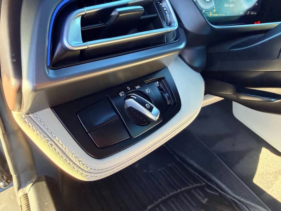 2016 BMW i8 - Image 11 of 20