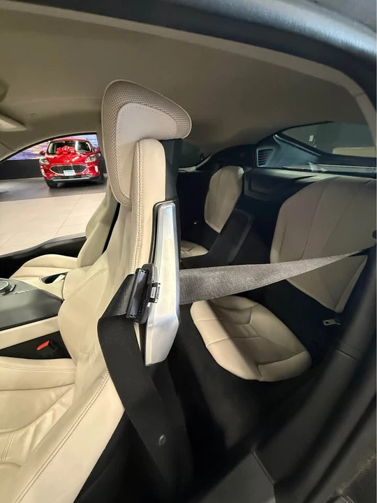 2016 BMW i8 - Image 9 of 9