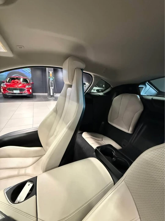 2016 BMW i8 - Image 8 of 9