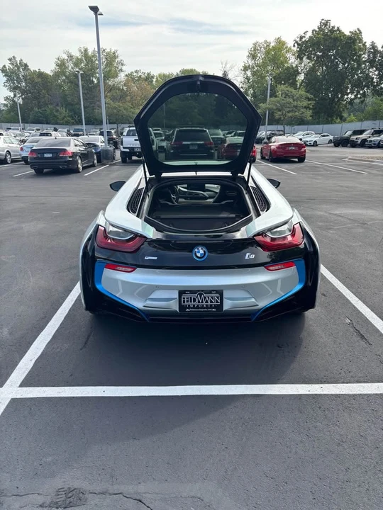 2016 BMW i8 - Image 9 of 20