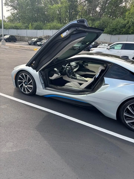 2016 BMW i8 - Image 10 of 20