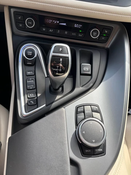2016 BMW i8 - Image 18 of 20