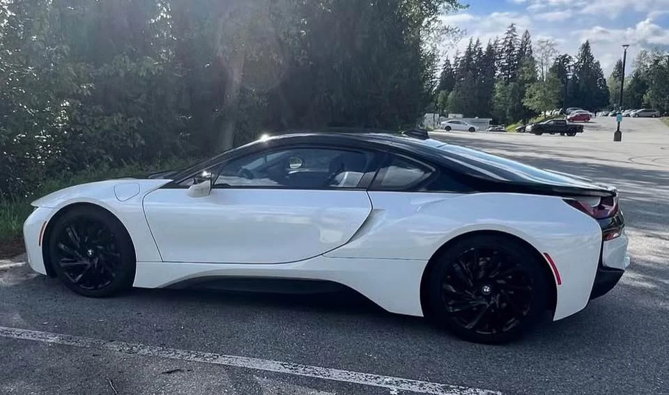 2016 BMW i8 - Image 2 of 4