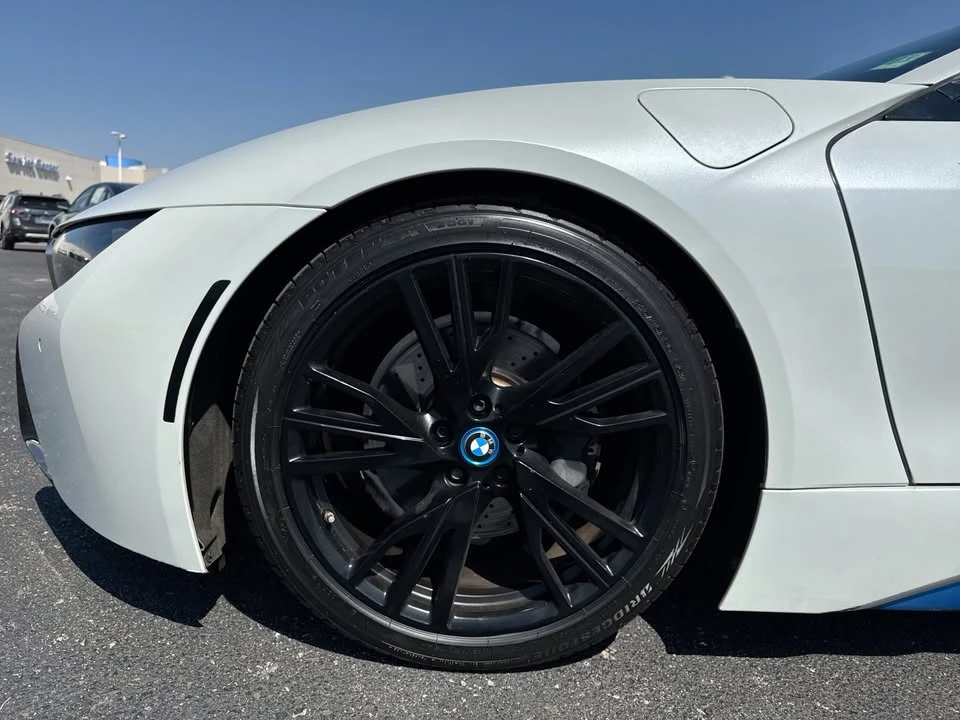 2016 BMW i8 - Image 2 of 8