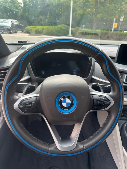 2016 BMW i8 - Image 6 of 7