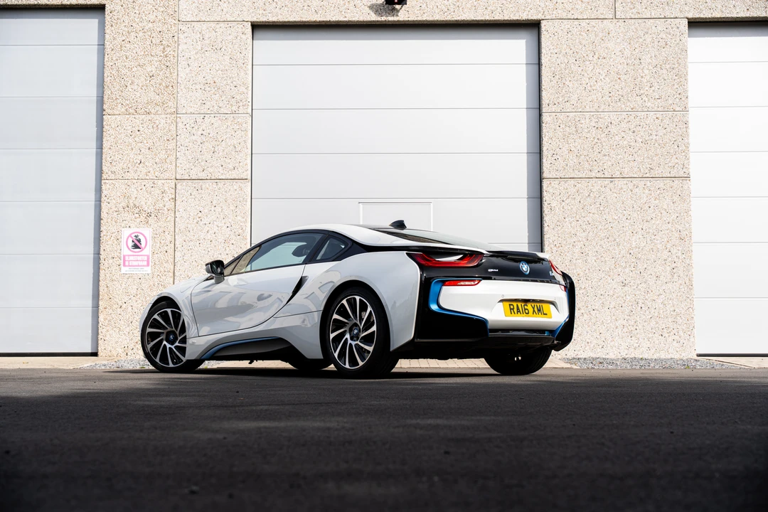 2016 BMW i8 - Image 7 of 31