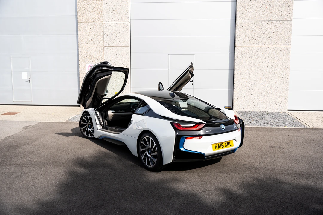 2016 BMW i8 - Image 10 of 31